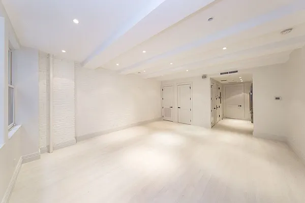 Rented by Voro New York | media 8