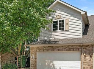 8122 Tuckaway Ct, Winfield, IN 46307