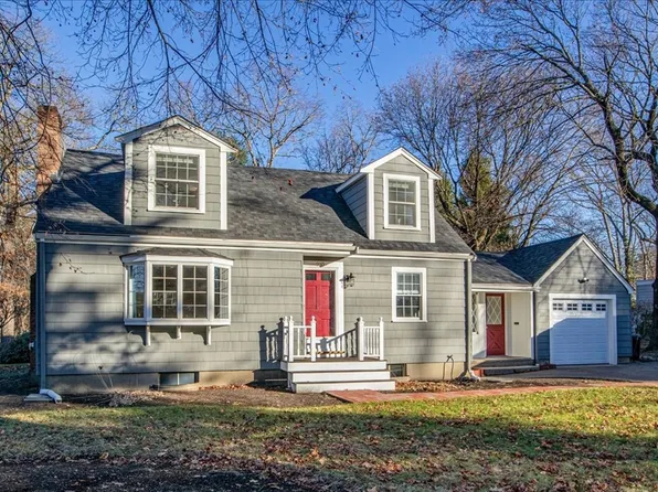 210 North St, Walpole, MA 02081