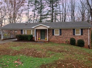 364 Dudley Ave, Mount Airy, NC 27030