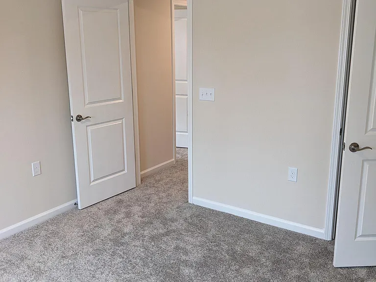 877 McKenzie Park Ter — Photo 14