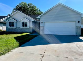1119 17th Ave, Kearney, NE 68845