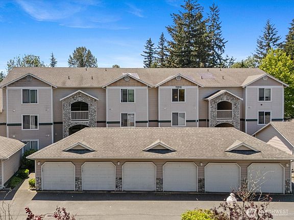 3rd image of 11518 12th Avenue W #D304