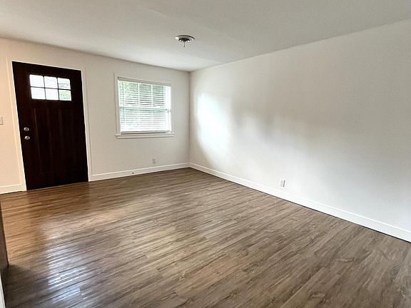 5th image of 525 E 16th St