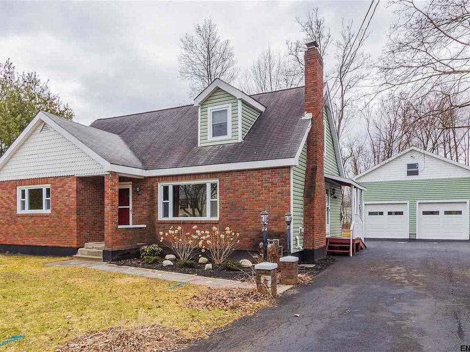 1st image of 134 McLean St
