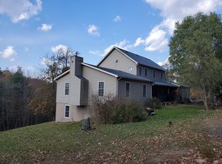 81 Edge Of The Woods Ln, Hedgesville, WV 25427