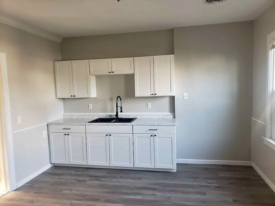 Building Photo - 78 9th Ave #1