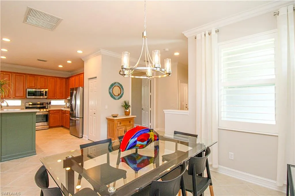 2 bed, 2.0 bath, 1566 sqft, $5,200 — Photo 4