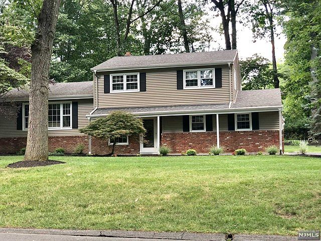 2nd image of 558 Forest Dr