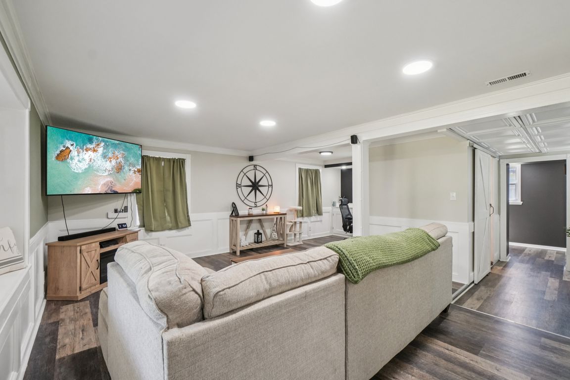 next background image