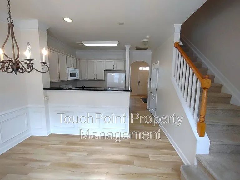 8606 Beaver Creek Dr — Photo 9