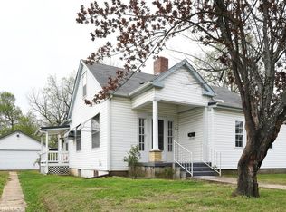 828 W Leyda St, West Plains, MO 65775