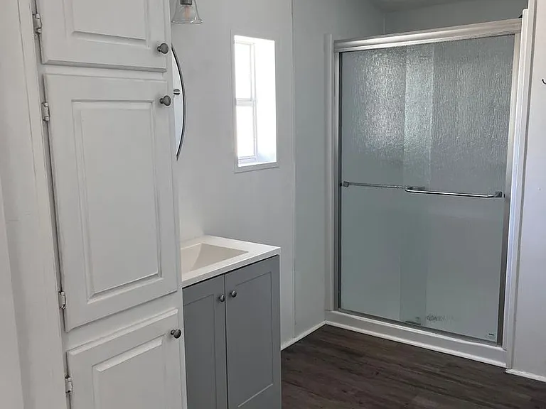 8015 SE Fairchild Way — Photo 2