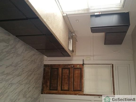 3rd image of 7031 S Fairfield Ave Side 2
