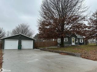 209 S Washington St, Drakesville, IA 52552