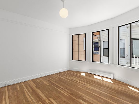 4th image of 3260 Gough St #101