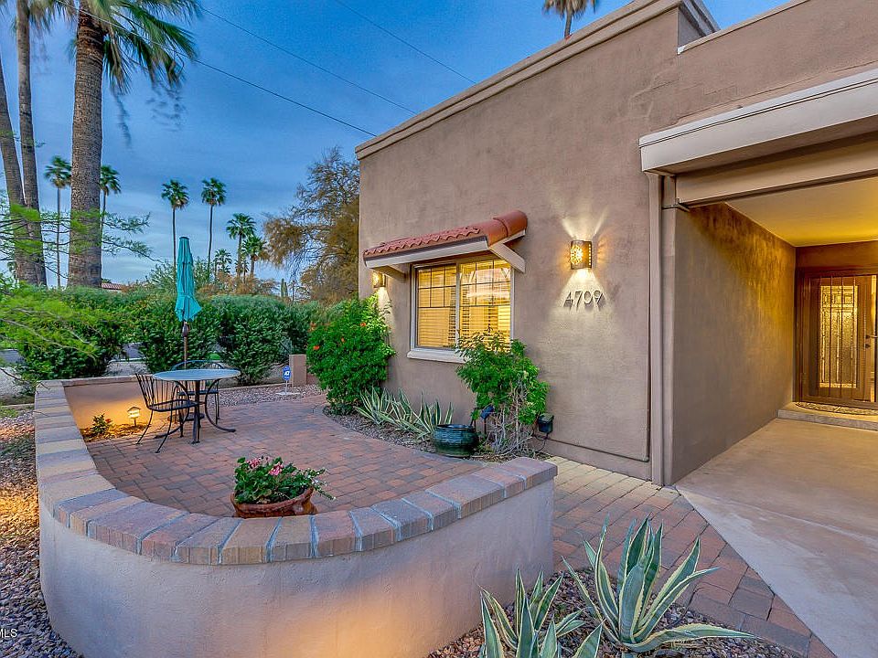 VILLA MONTEREY CORNER LOT HOME