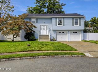 9 Jay Ct, Hazlet, NJ 07730