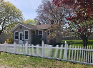 17 Dolores Ct, Warwick, RI 02889