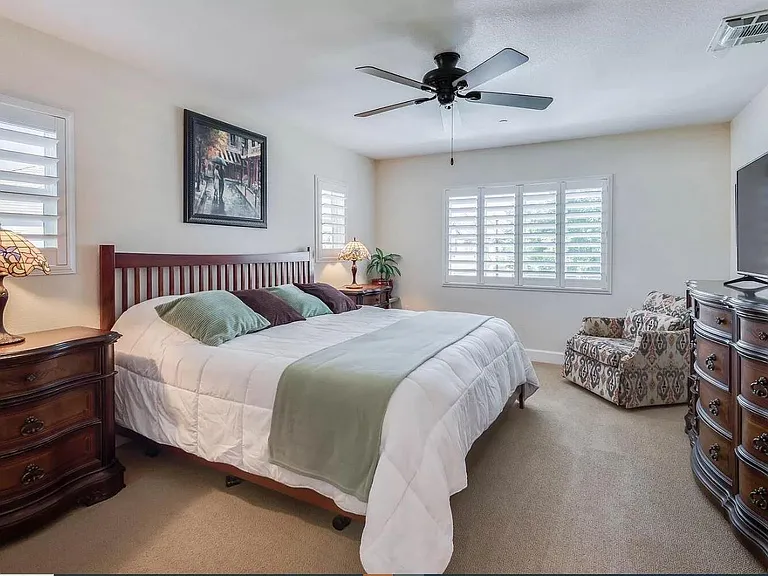 202 Cezanne Ln #202 — Photo 4