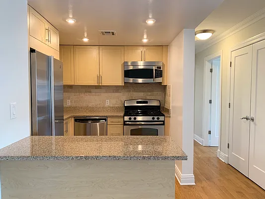 Rented by Stonehenge NYC LLC | media 2