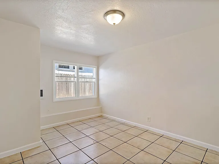 137-139 4th St #139-C — Photo 13