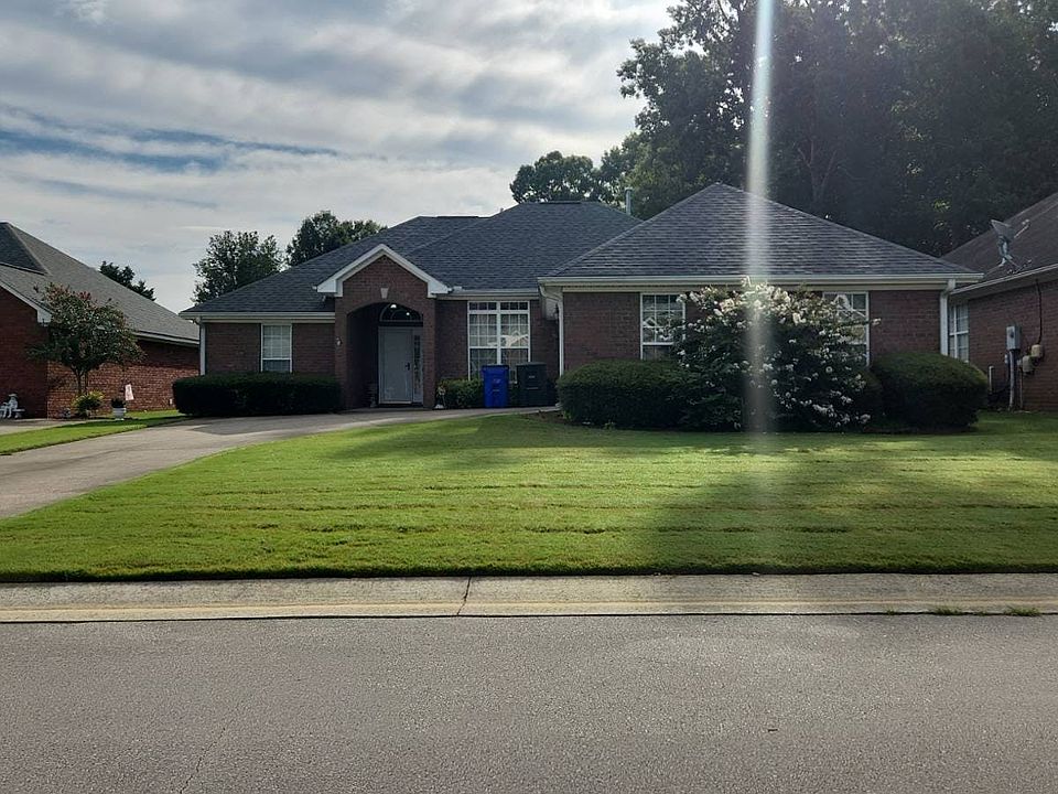 1st image of 205 Somerled Ct