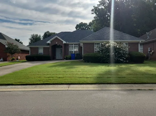 205 Somerled Ct, Florence, AL 35633