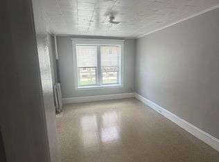 211 Walnut St #10, Holyoke, MA 01040