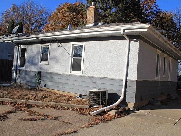 3rd image of 2046 Magnolia Ave E