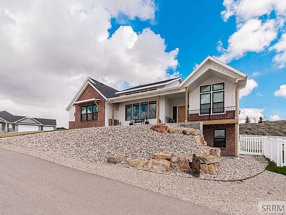 2nd image of 5685 Loon Creek Ln