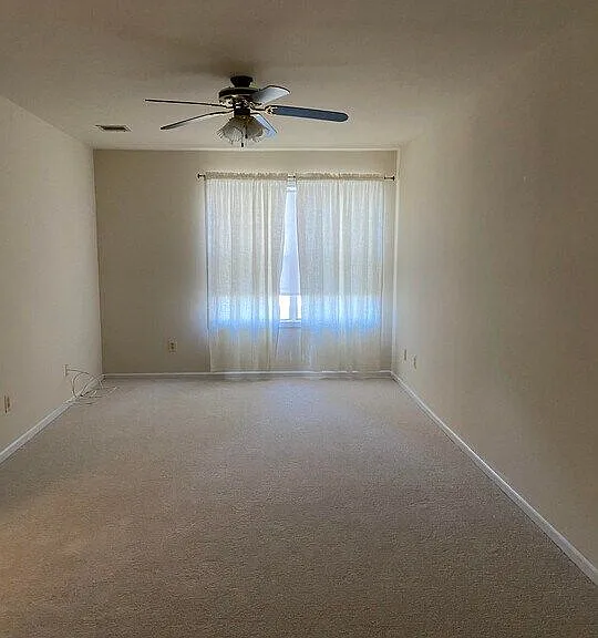 220 Cambridge Ct — Photo 7