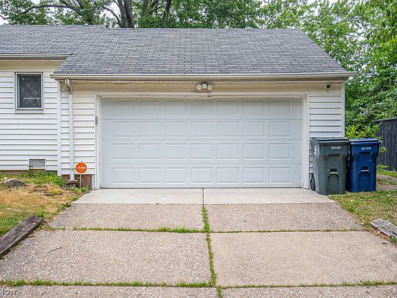 3rd image of 1107 Brandon Rd