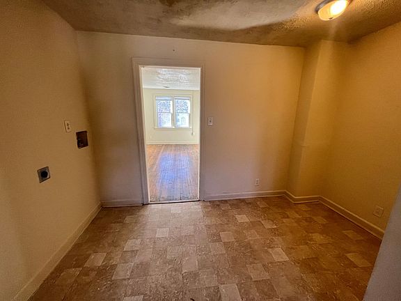 3rd image of 4907 Chamberlayne Ave APT 2
