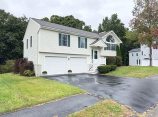 75 Moreland Green Dr, Worcester, MA 01609