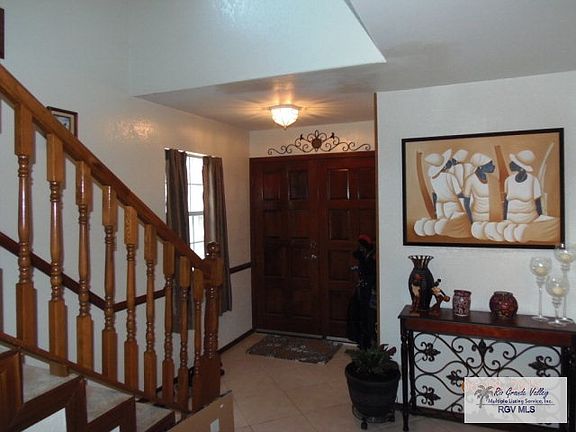 3rd image of 2406 Lazy Lake Dr
