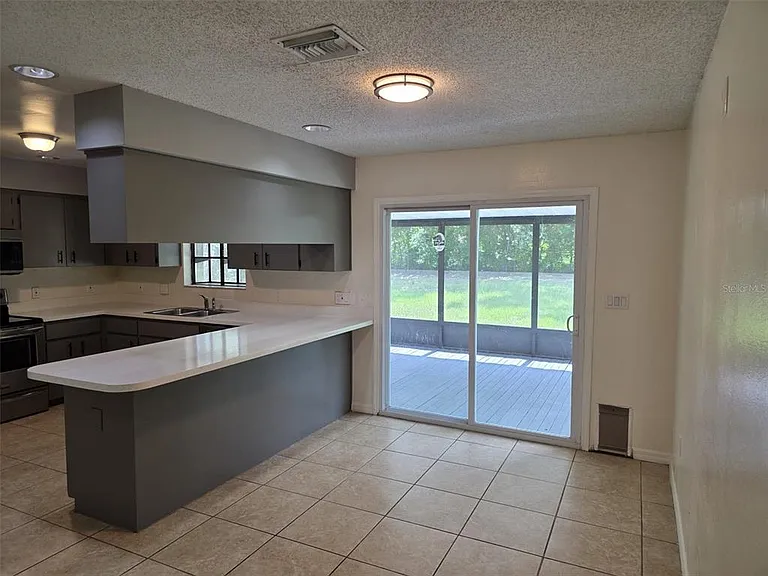 619 Knowles Rd #B — Photo 3