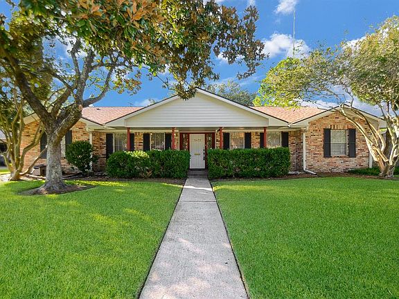 Beautiful home on a large corner lot!