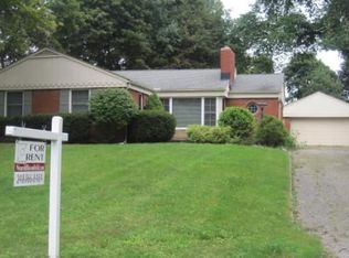 430 Common St, Walled Lake, MI 48390