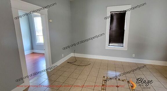 2nd image of 515 SE 12th Ave