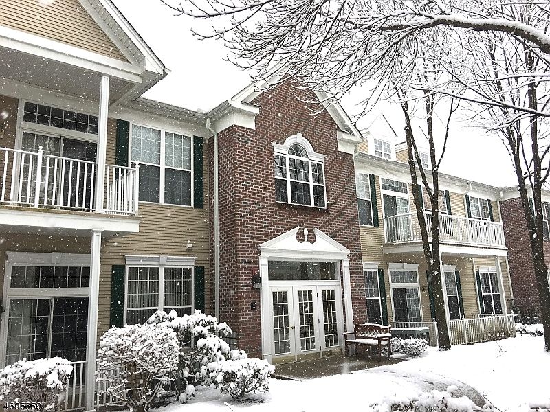 1st image of 105 Four Seasons Dr