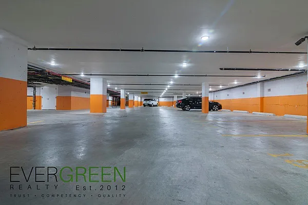 Rented by Evergreen Apartments BK | media 12