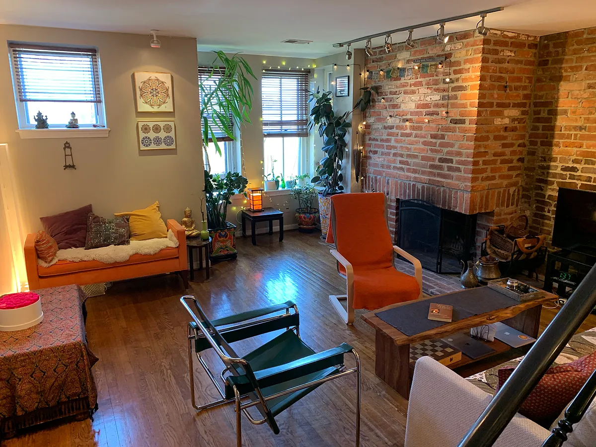 Building Photo - 410 11th St NE #24