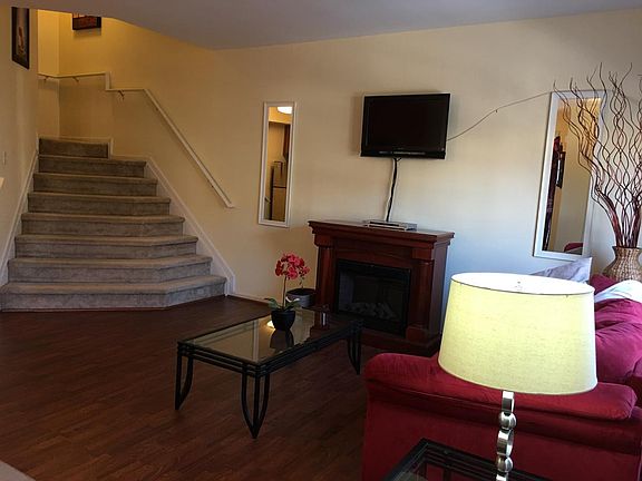 5th image of 1933 Gardenia Ct