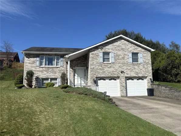 209 Falcon Ridge Dr, New Kensington, PA 15068