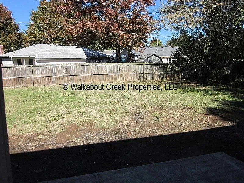 3 bed, 1216 sqft, $1,275 — Photo 3