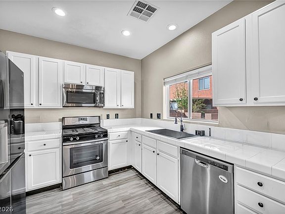 2nd image of 5531 Nickel Ridge Way