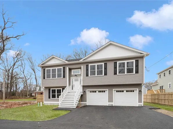 58 Waverly St, Warwick, RI 02889