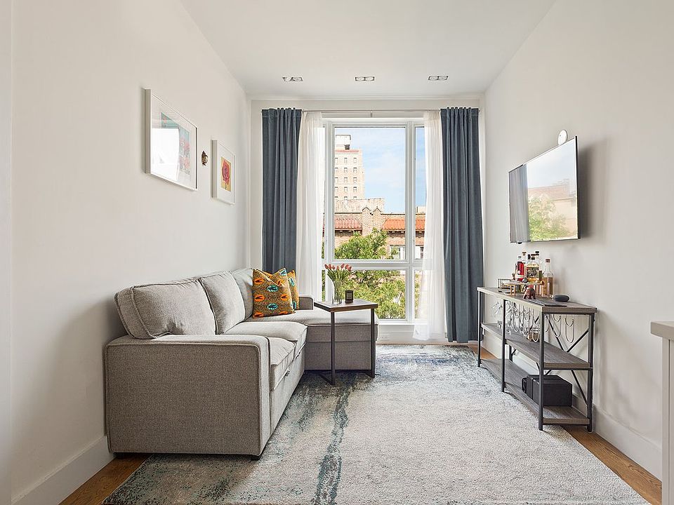 1st image of 679 Franklin Ave #302