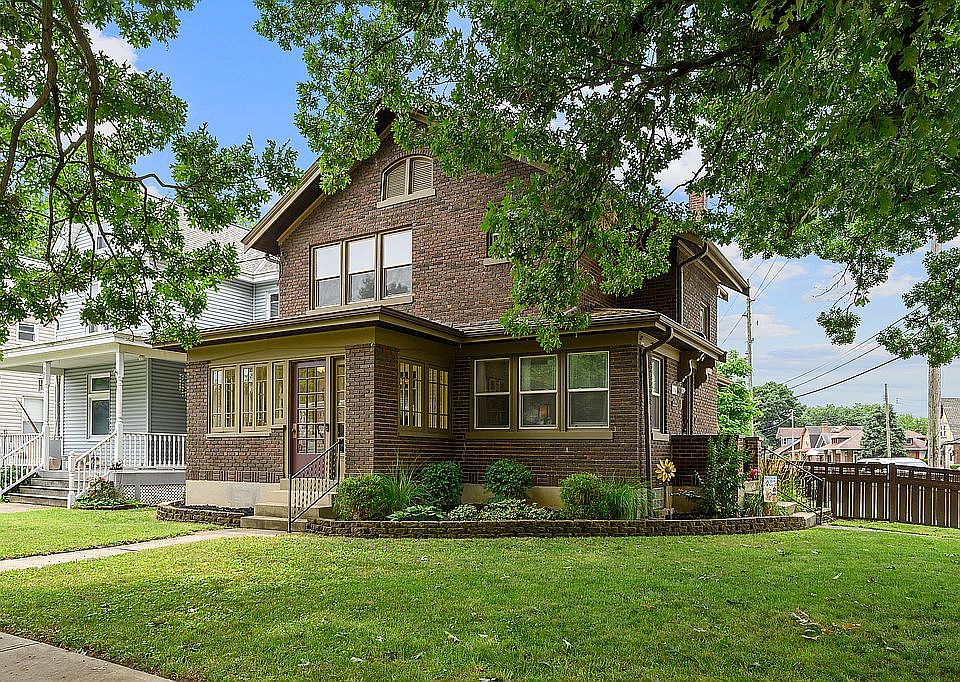 1st image of 704 Jefferson Ave